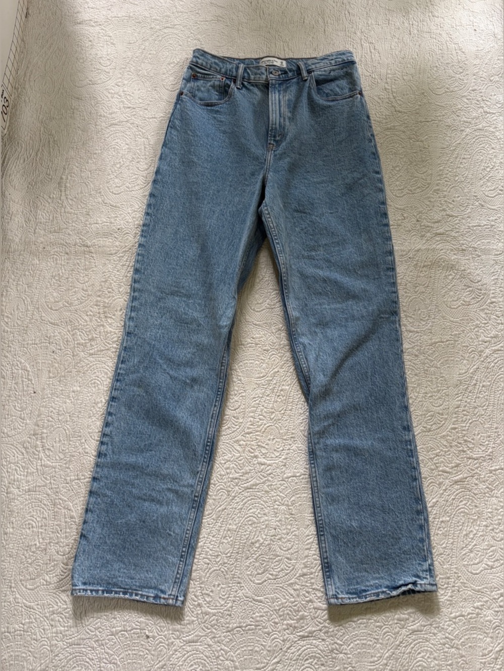 Women’s Classic Abercrombie & Fitch Jeans - Light Blue - size 29 / 8